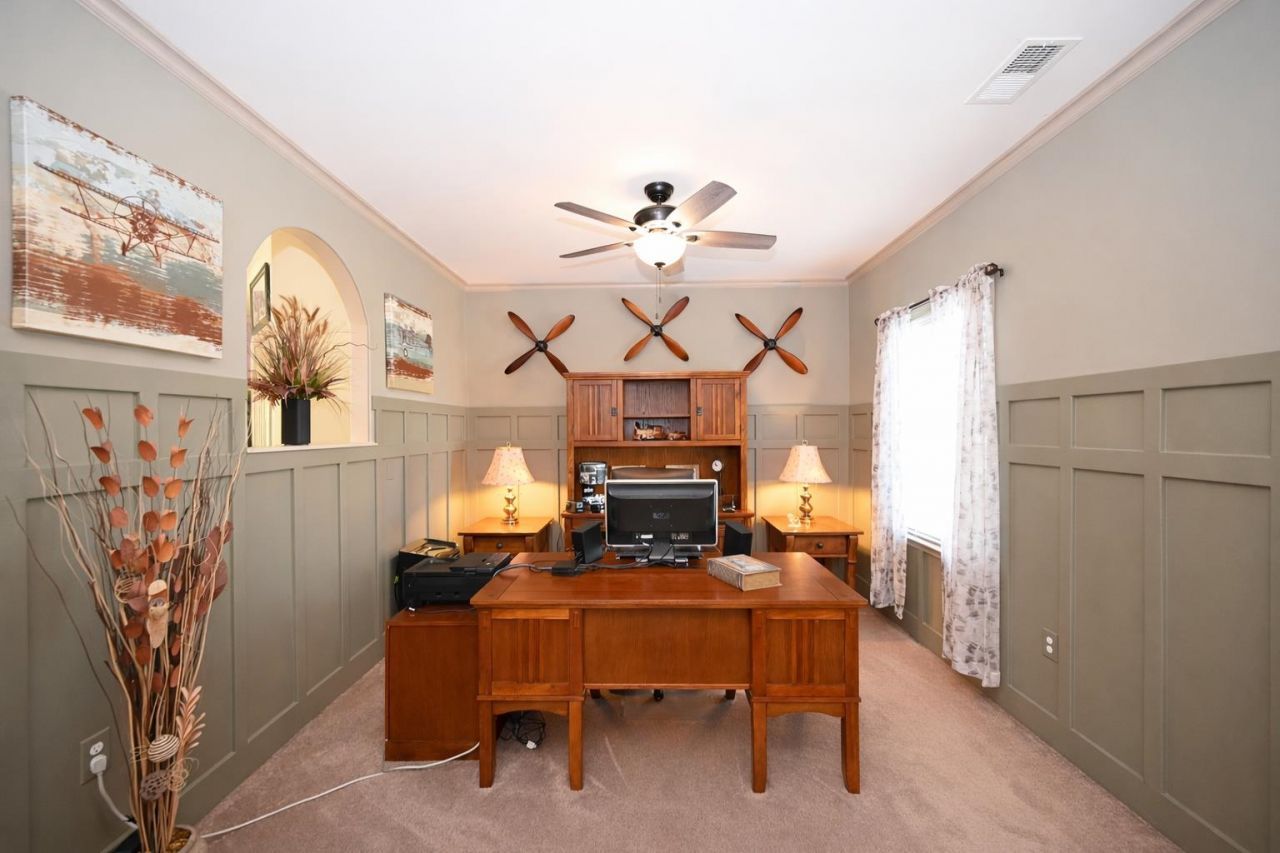 332 Moulton Dr. Photo 4