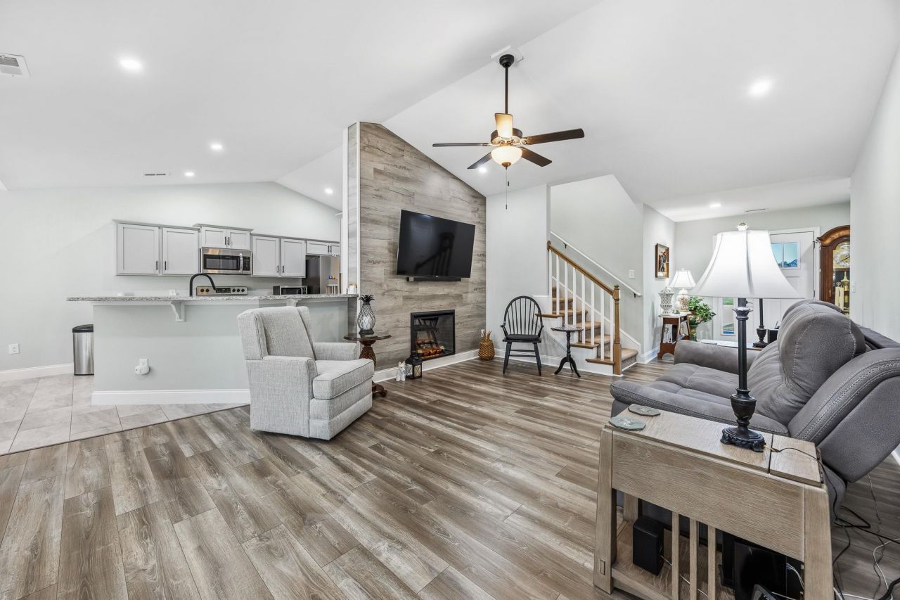 4177 Charleston Oaks Dr Photo 12