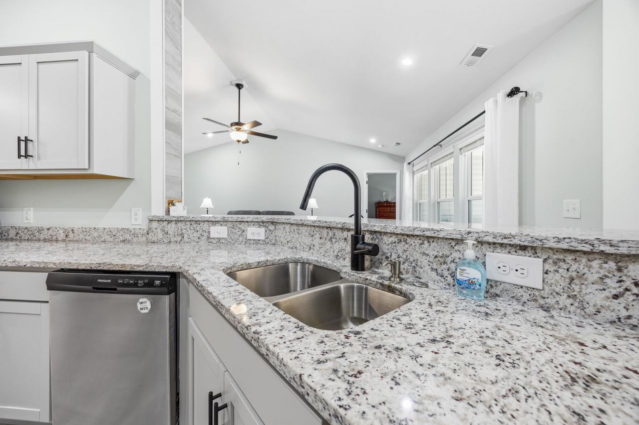 4177 Charleston Oaks Dr Photo 16