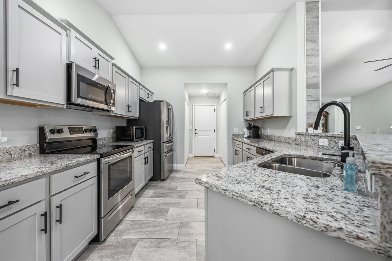 4177 Charleston Oaks Dr Photo 17