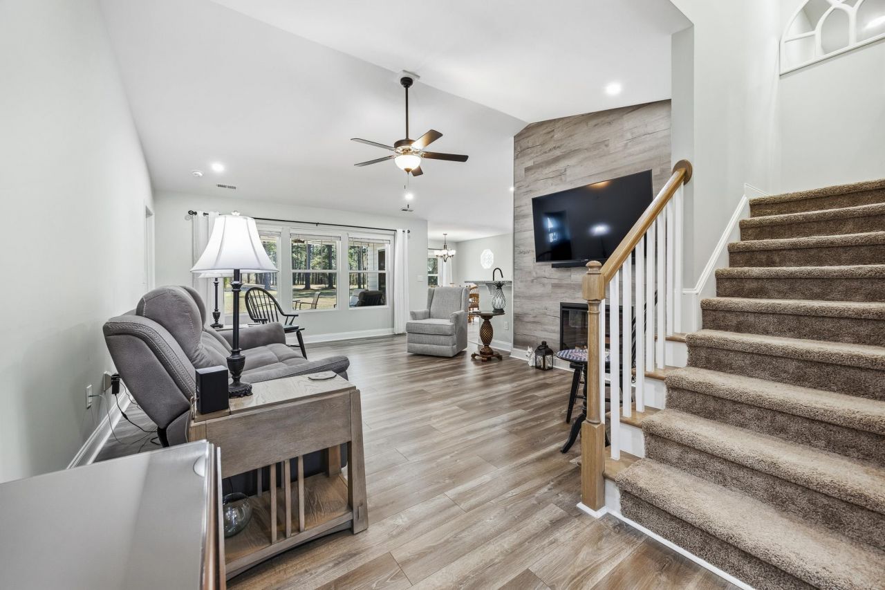 4177 Charleston Oaks Dr Photo 7