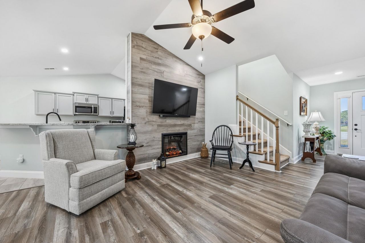 4177 Charleston Oaks Dr Photo 9