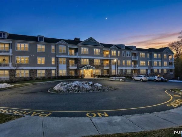 5208 Veterans Drive, Rockaway Township, NJ 07885