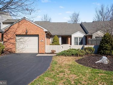 81 CAMBRIDGE DRIVE, HERSHEY, PA 17033