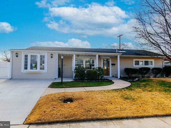 72 THORNRIDGE DRIVE , LEVITTOWN, PA 19054