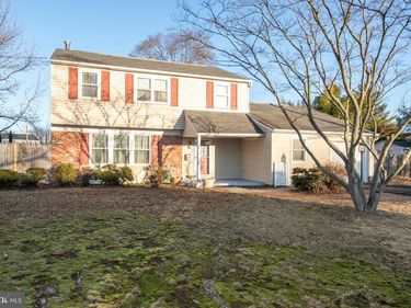 240 CLEARFIELD CIRCLE , WARMINSTER, PA 18974