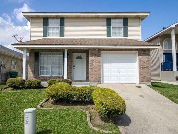1928 LAC LA BELLE Drive , Harvey, LA 70058