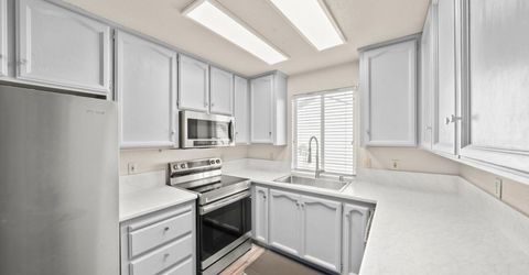 7579 Sunmore Ln, Sacramento, CA 95828 Photo