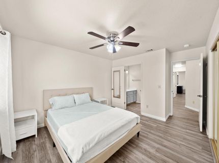 7579 Sunmore Ln, Sacramento, CA 95828 Photo