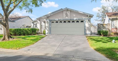 7579 Sunmore Ln, Sacramento, CA 95828 Photo