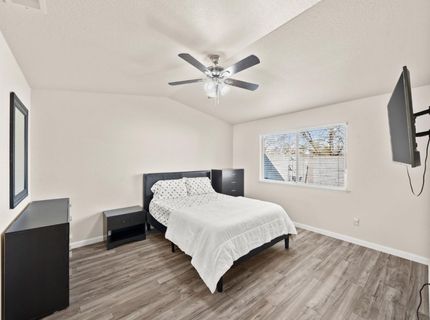 7579 Sunmore Ln, Sacramento, CA 95828 Photo