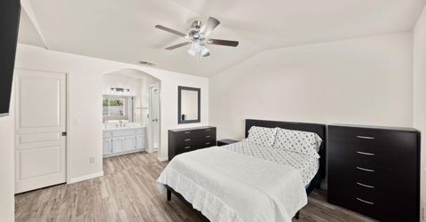7579 Sunmore Ln, Sacramento, CA 95828 Photo