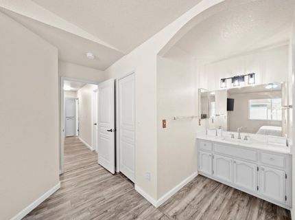 7579 Sunmore Ln, Sacramento, CA 95828 Photo