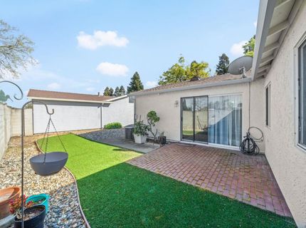 7579 Sunmore Ln, Sacramento, CA 95828 Photo