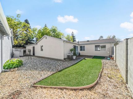 7579 Sunmore Ln, Sacramento, CA 95828 Photo