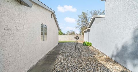 7579 Sunmore Ln, Sacramento, CA 95828 Photo