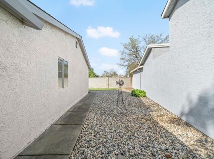 7579 Sunmore Ln, Sacramento, CA 95828 Photo