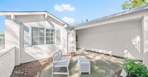7579 Sunmore Ln, Sacramento, CA 95828 Photo