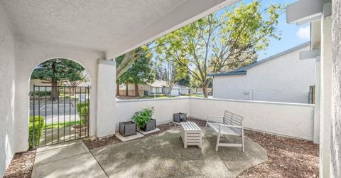 7579 Sunmore Ln, Sacramento, CA 95828 Photo