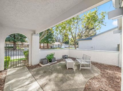 7579 Sunmore Ln, Sacramento, CA 95828 Photo