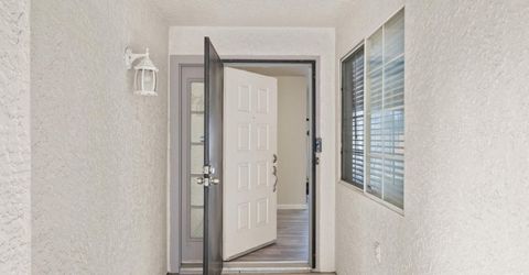 7579 Sunmore Ln, Sacramento, CA 95828 Photo