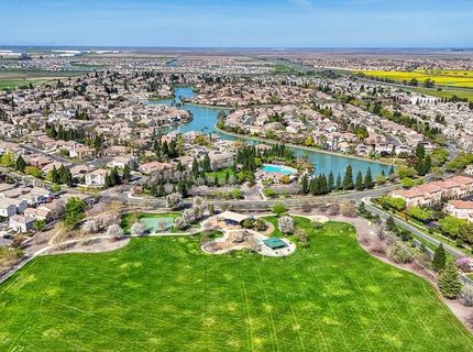 341 Anjou Cir, Sacramento, CA 95835 Photo