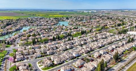 341 Anjou Cir, Sacramento, CA 95835 Photo