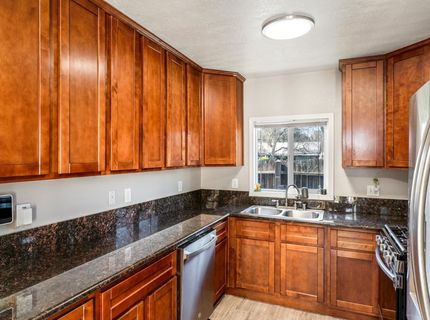 4568 9th Ave, Sacramento, CA 95820 Photo