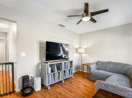 4568 9th Ave, Sacramento, CA 95820 Photo