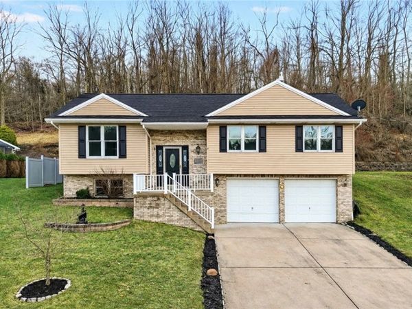 42 Norton Drive, Finleyville, PA 15332