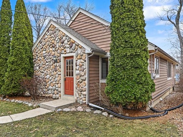 7307 West View DRIVE, Wind Lake, WI 53185