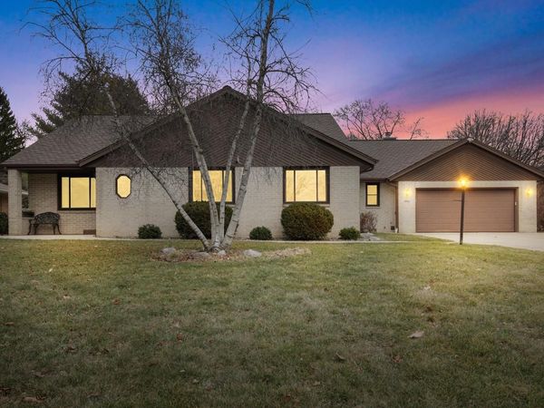 4916 S 82nd STREET, Greenfield, WI 53220
