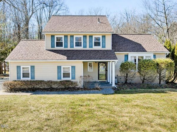 15 Durham Way, Clifton Park, NY 12065