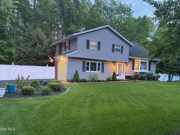 32 Guilder Place, Ballston Lake, NY 12019