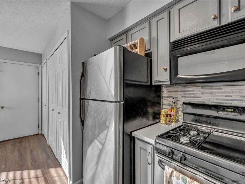 6707 Woodruff Court , Middleburg Heights, OH 44130 Photo 11