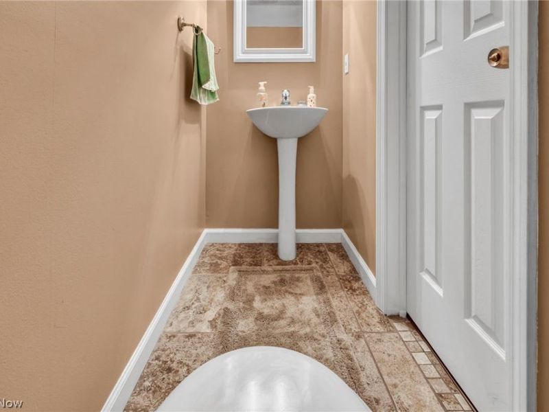 6707 Woodruff Court , Middleburg Heights, OH 44130 Photo 19