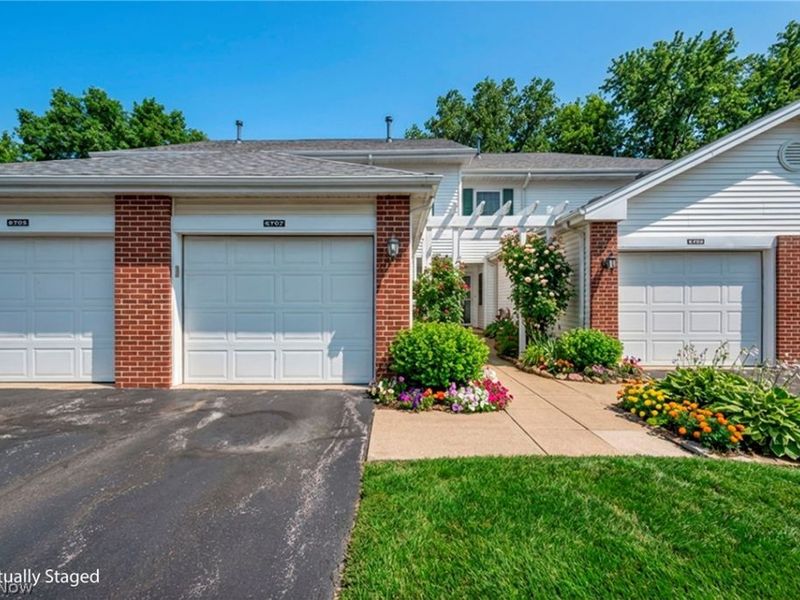 6707 Woodruff Court , Middleburg Heights, OH 44130 Photo 2