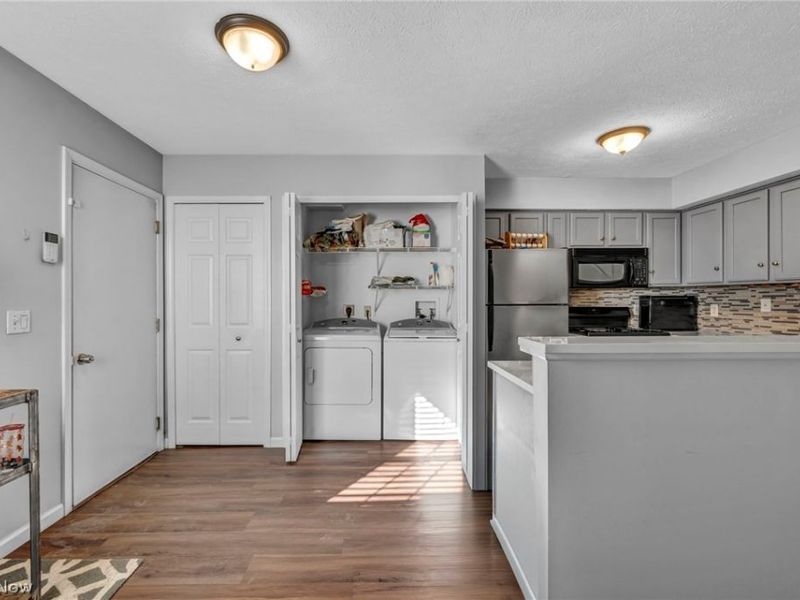 6707 Woodruff Court , Middleburg Heights, OH 44130 Photo 7