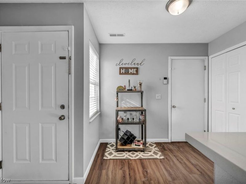 6707 Woodruff Court , Middleburg Heights, OH 44130 Photo 8