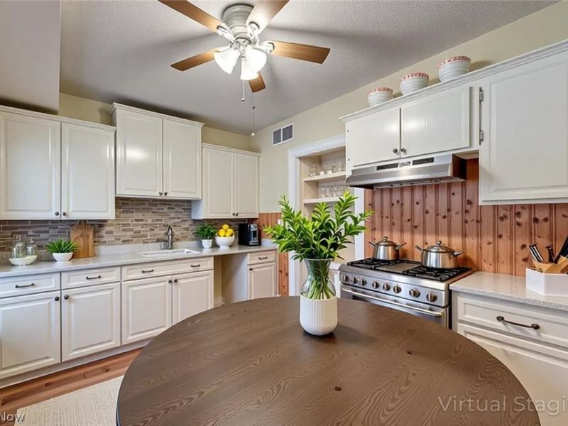 37948 Barnes Court, Willoughby, OH 44094 Photo 3