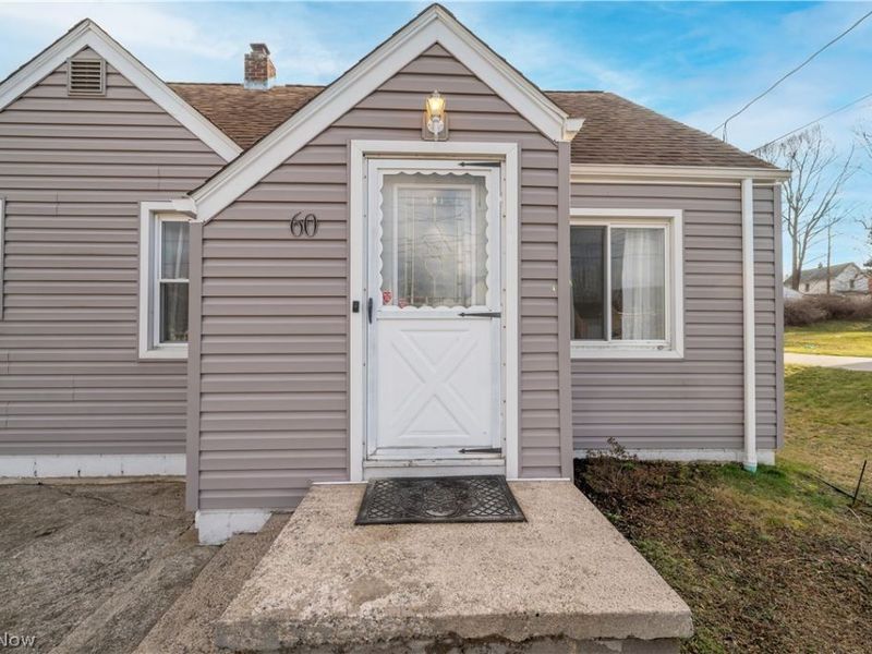 60 Renee Drive, Struthers, OH 44471 Photo 4