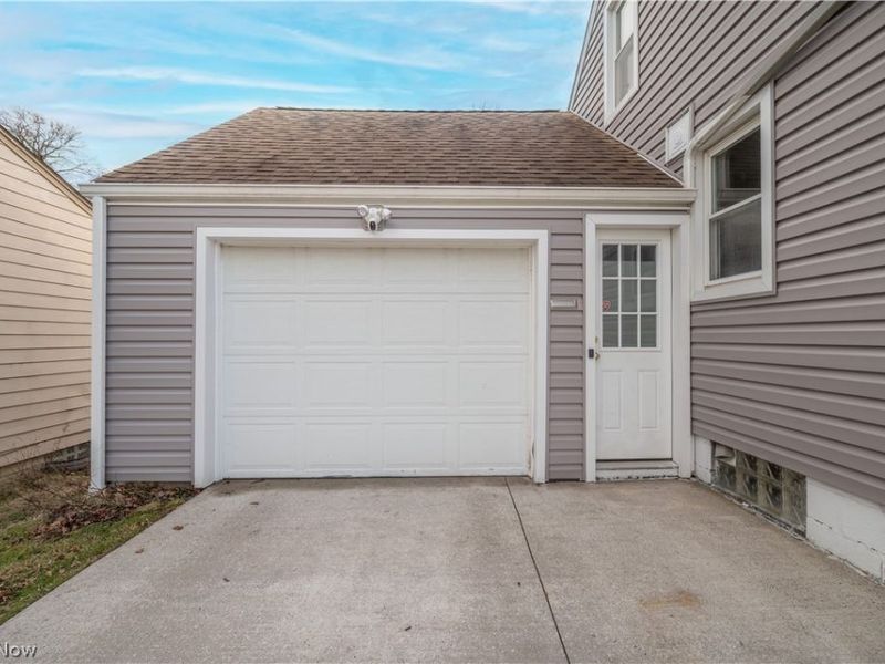 60 Renee Drive, Struthers, OH 44471 Photo 5