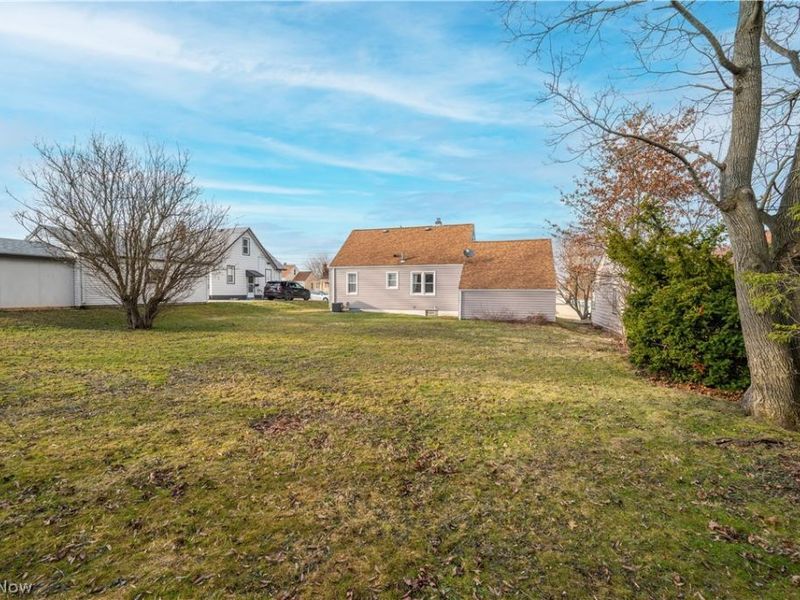 60 Renee Drive, Struthers, OH 44471 Photo 8