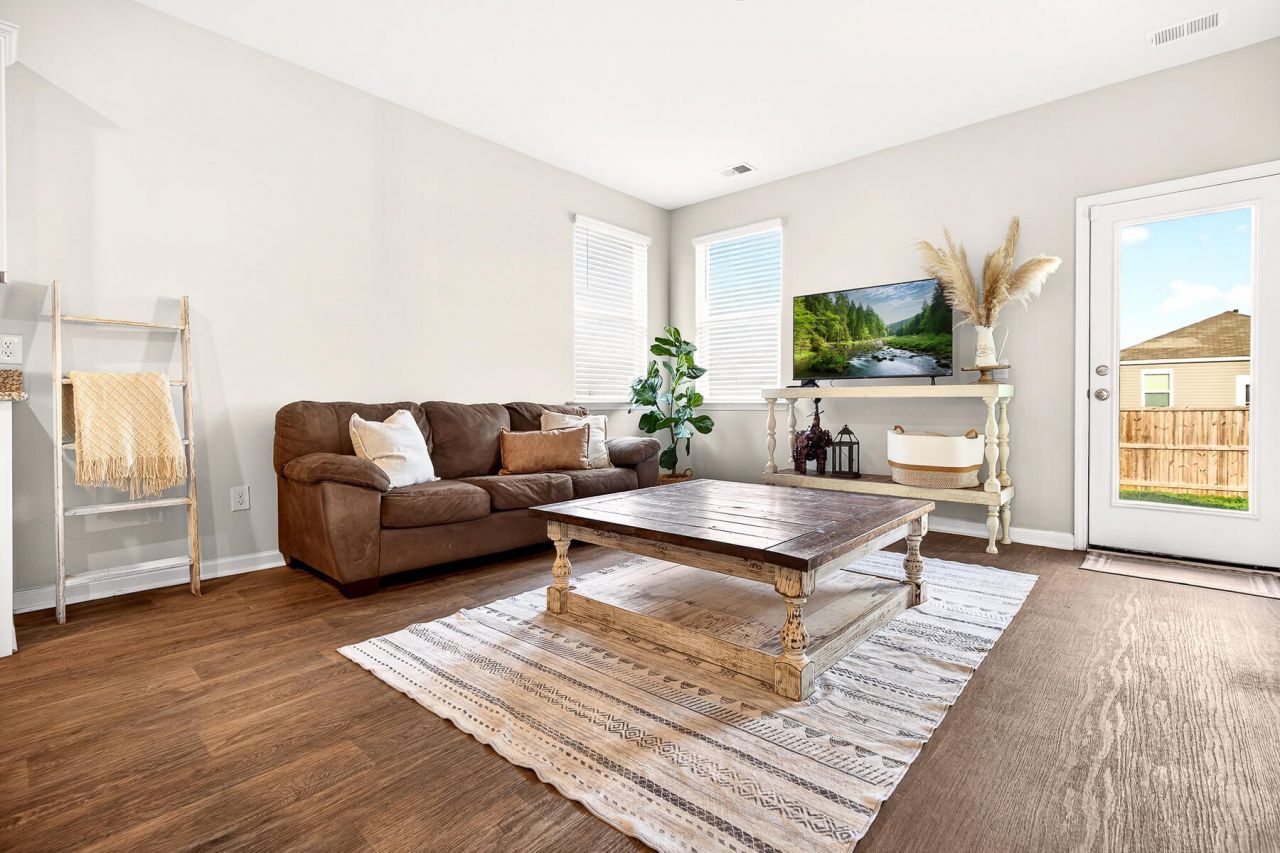 355 Feldspar Lane Photo 14