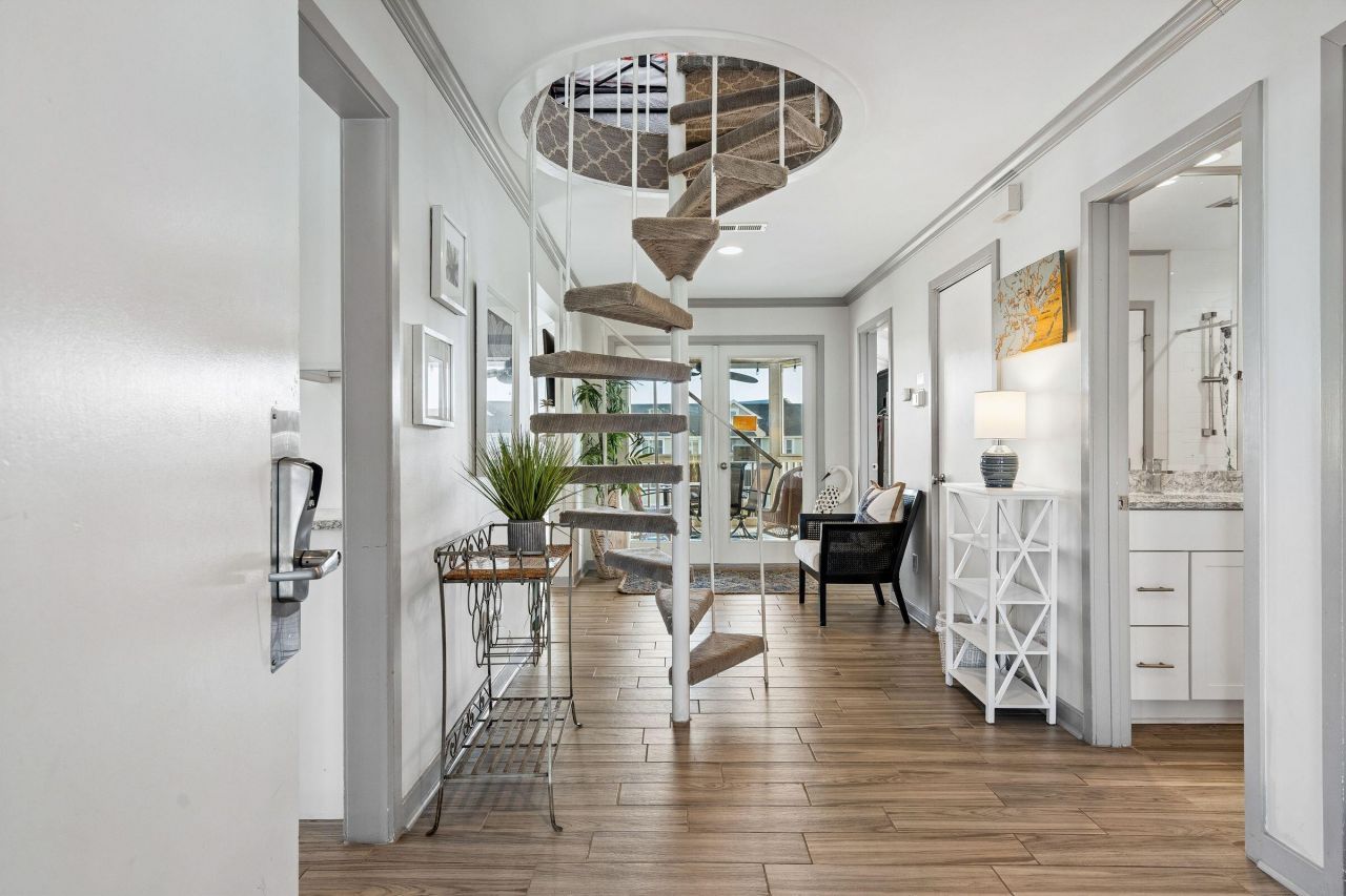 8500 Palmetto Drive Photo 6