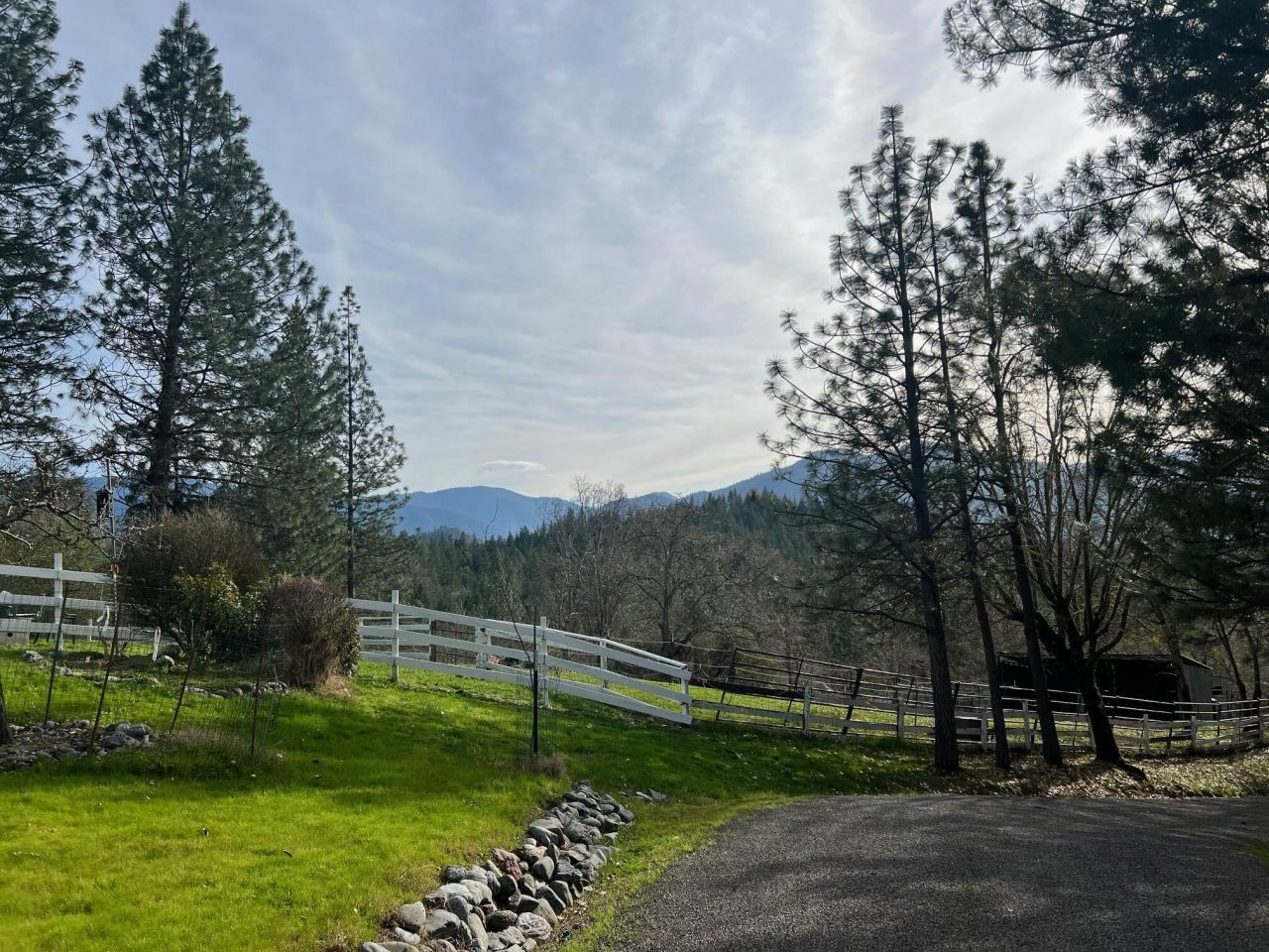 1284 Jaynes Drive, Grants Pass, OR 97527 Main Photo