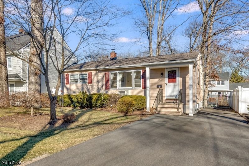 144 Redwood Ave, Wayne, NJ 07470 Main Photo