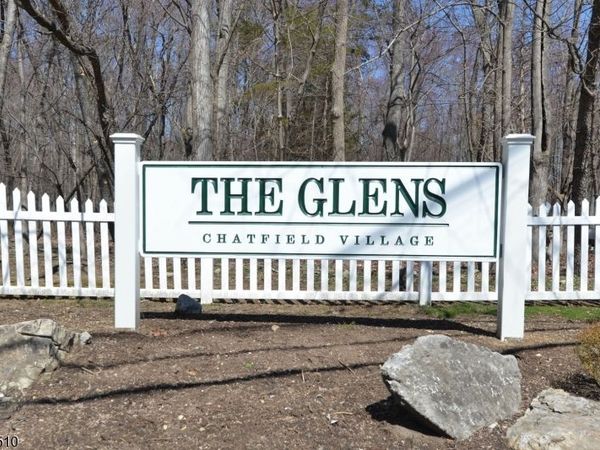 6014 Tudor Dr, Pequannock, NJ 07444