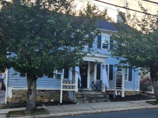 20 Leigh St, Unit D, Clinton, NJ 08809