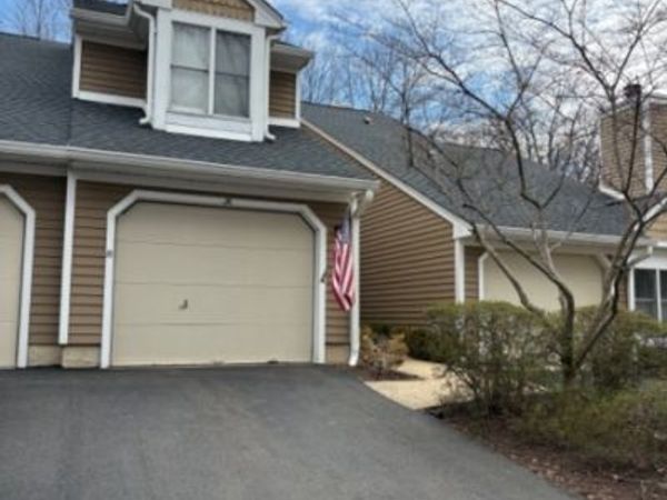 26 Cambridge Rd, Bedminster, NJ 07921